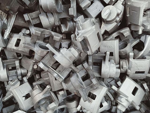 Qual è il contenuto di carbonio dei getti di ghisa duttile?